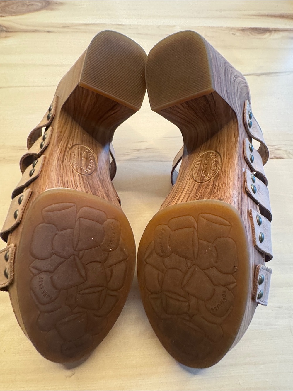 Kork-Ease Devon woven tan leather upper and a cork-wrapped block heel 9 - Picture 6 of 8